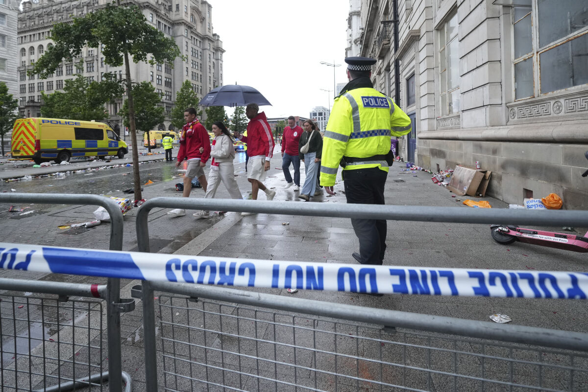 Liverpool nehoda polícia sanitka 