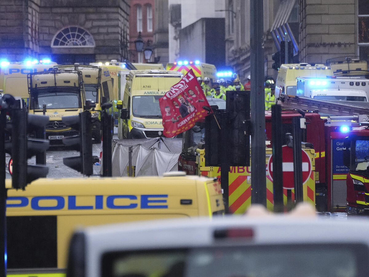 Liverpool nehoda polícia sanitka 