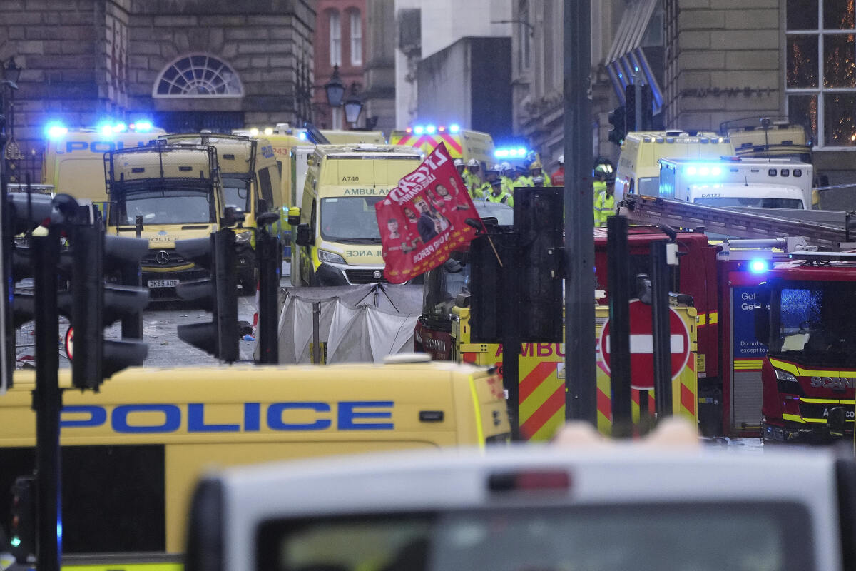 Liverpool nehoda polícia sanitka 