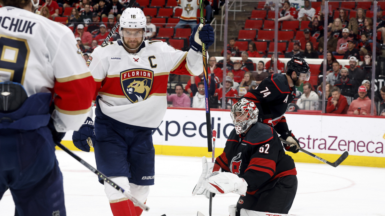 nhl panthers hurricanes.jpg