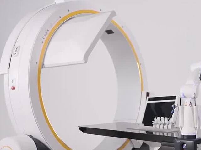 Neurochirurgia na európskej špičke. Nová sála na Slovensku skracuje čakanie a zvyšuje presnosť operácií