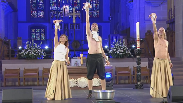 nemecko kontroverzná show kurčatá 