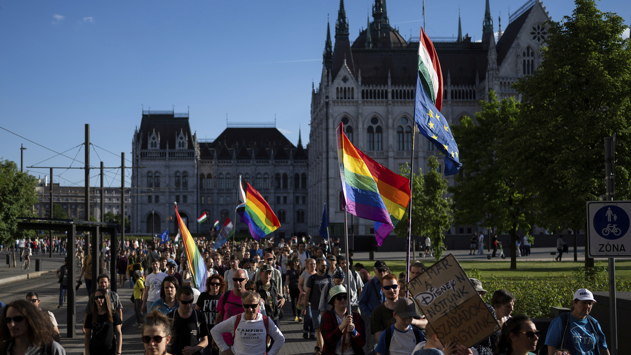Pride vlajka duhova budapest