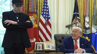 "Láske" medzi Trumpom a Muskom je koniec. Osočovať sa na sociálnych sieťach? Trápne, odkazujú Američania