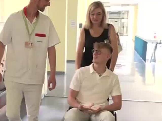 Kde zlyhal štát, pomohli ľudia. Mladík s ataxiou sa dočkal lieku vďaka internetovej zbierke