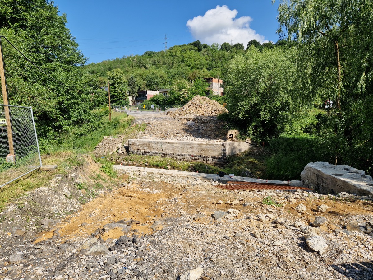 Zbúraný most v Hnúšti