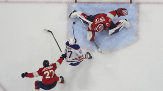 NHL: Edmonton otočil dramatický zápas s Floridou. Víťazstvo priniesol gól v predĺžení