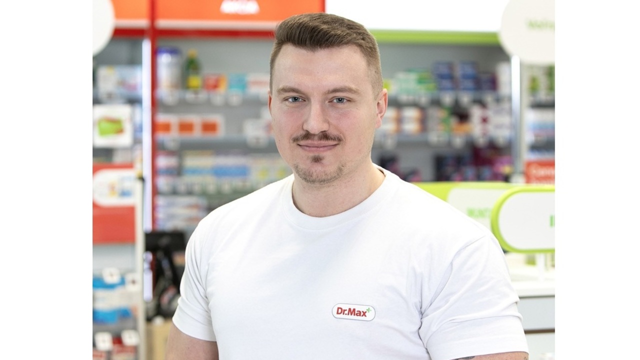 thumbnail_Erik Novansky_web.jpg