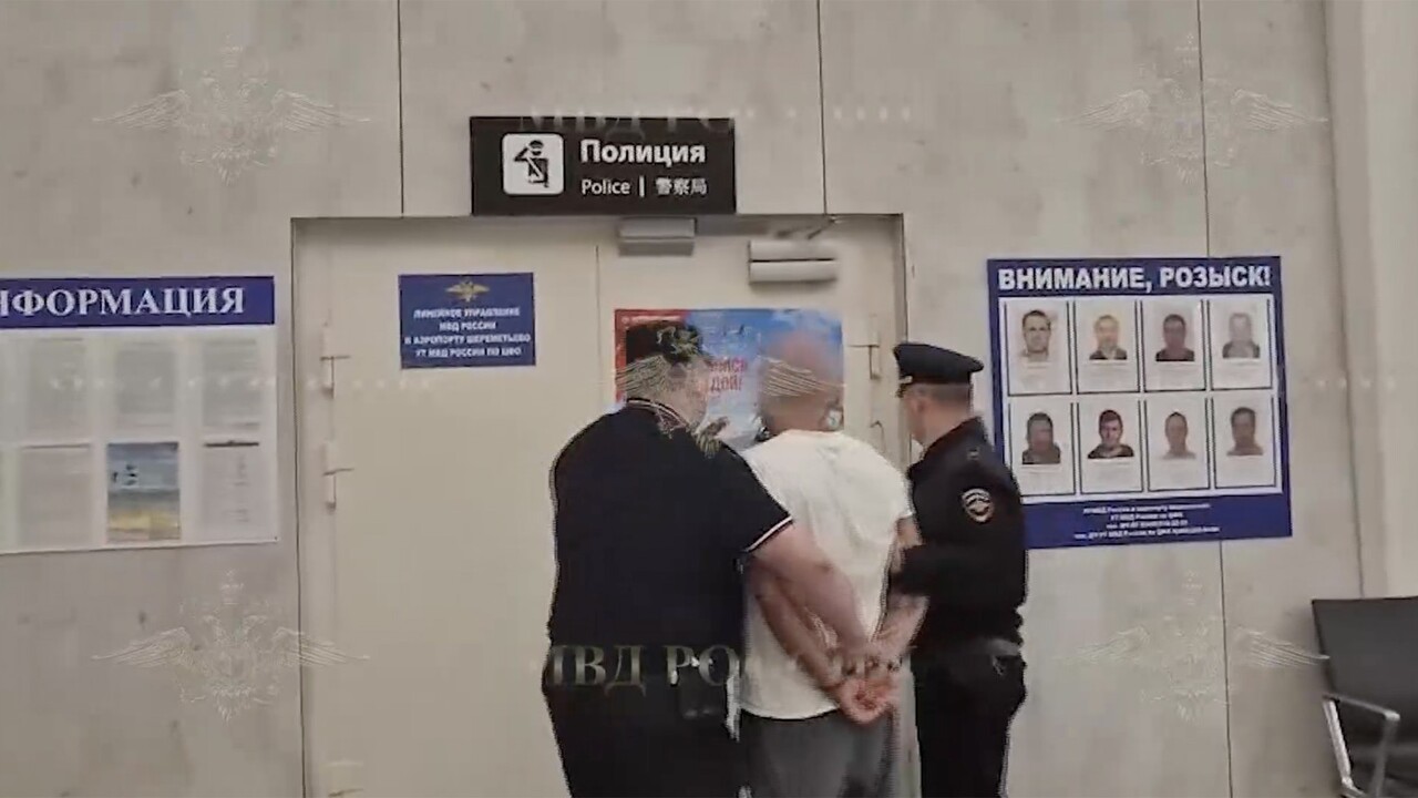 bielorus zadrzany na letisku v moskve zautocil na dieta