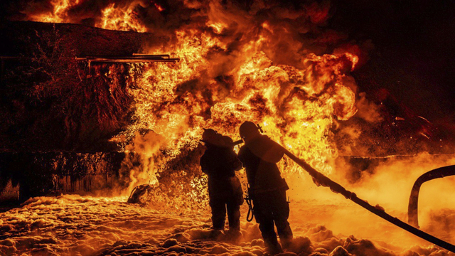 ukrajina poziar po ruskom utoku na charkov