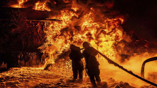 ukrajina poziar po ruskom utoku na charkov