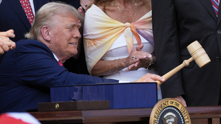 Toľkoto zaplatíte. Trump rozposlal listy o clách, za protiamerický postoj bude desaťpercentná prirážka