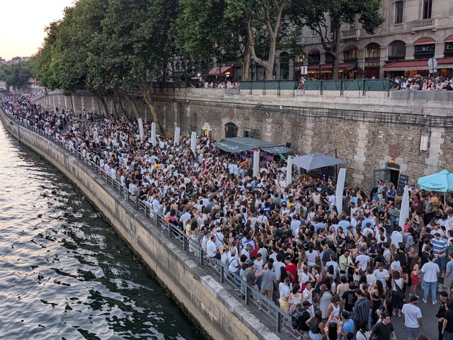 Skutočné útoky alebo davová psychóza? Stovky ľudí po festivale nahlásili vpichy injekcií neznámou osobou