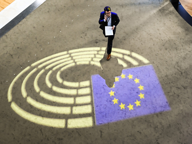 Europarlament bude hlasovať o stave demokracie na Slovensku. Rezolúcia spomína aj možné pozastavenie eurofondov