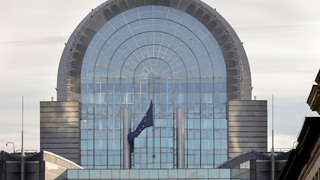 Europarlament odobril obchod s USA. Únia stanovila podmienky pre clá a chráni sa pred jednostrannými krokmi