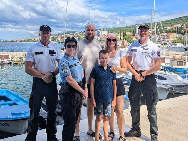 Krádež, uhryznutie psom aj pád. Slovenskí policajti pôsobiaci v Chorvátsku majú plné ruky práce
