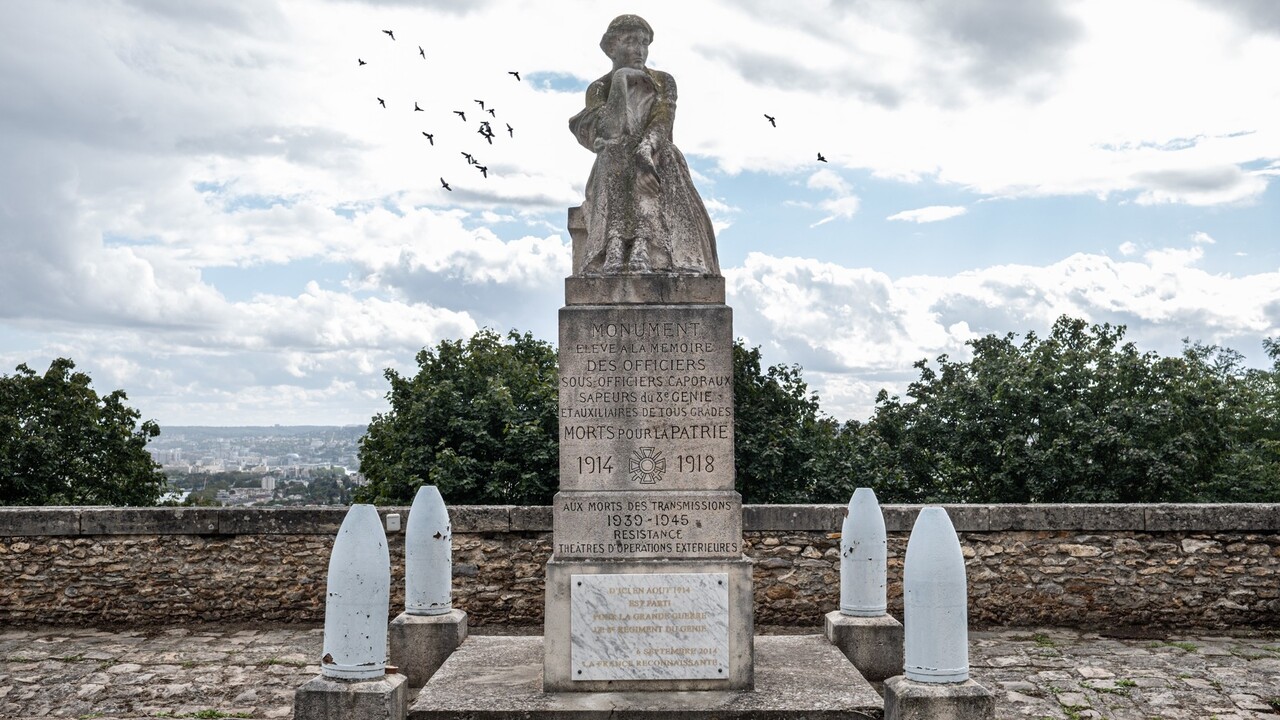 vojenský pamätník holuby 