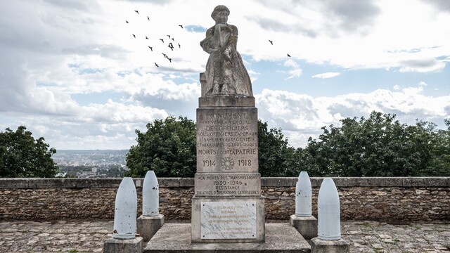 vojenský pamätník holuby 