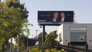 Od obdivu až po označenie „úchyl“. Ako Trump prepisoval svoj vzťah s Epsteinom