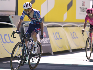 Cycling_Tour_de_France_84591.jpg