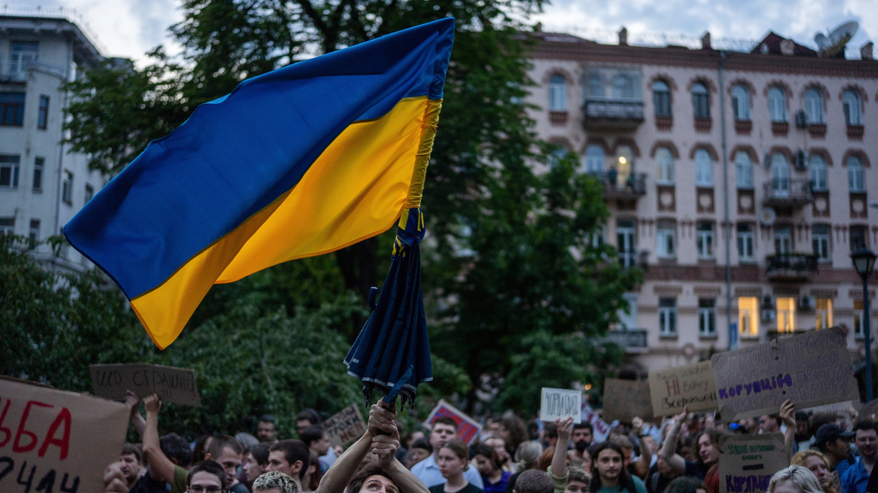 Ukrajina vlajka protest 