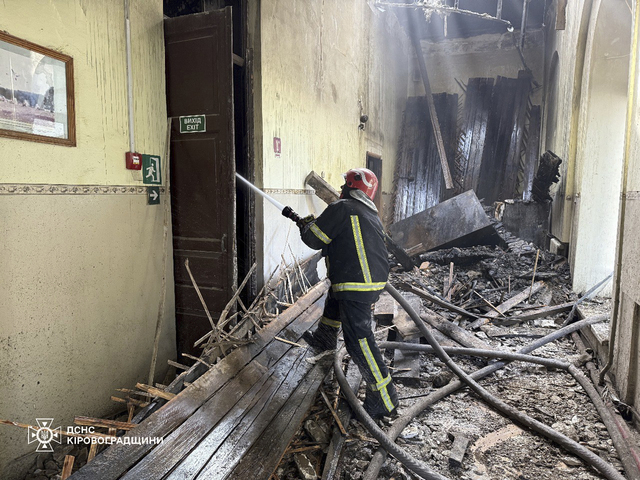Rusi ostreľovali ukrajinské mestá, počet obetí sa šplhá k trom desiatkam. Zranených je viac ako sto ľudí