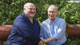 Putin sa stretol s Lukašenkom a hovorí o mieri. Zelenskyj je pripravený rokovať zoči-voči