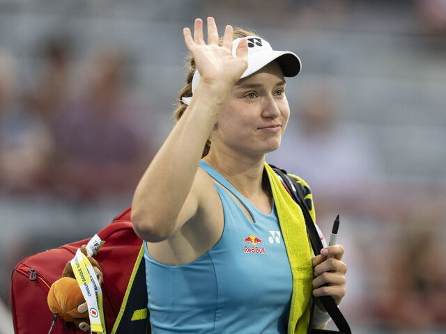 Rybakinová a Mboková postúpili do semifinále dvojhry na turnaji WTA 1000. Ukrajinka Kosťuková odstúpila pre zranenie