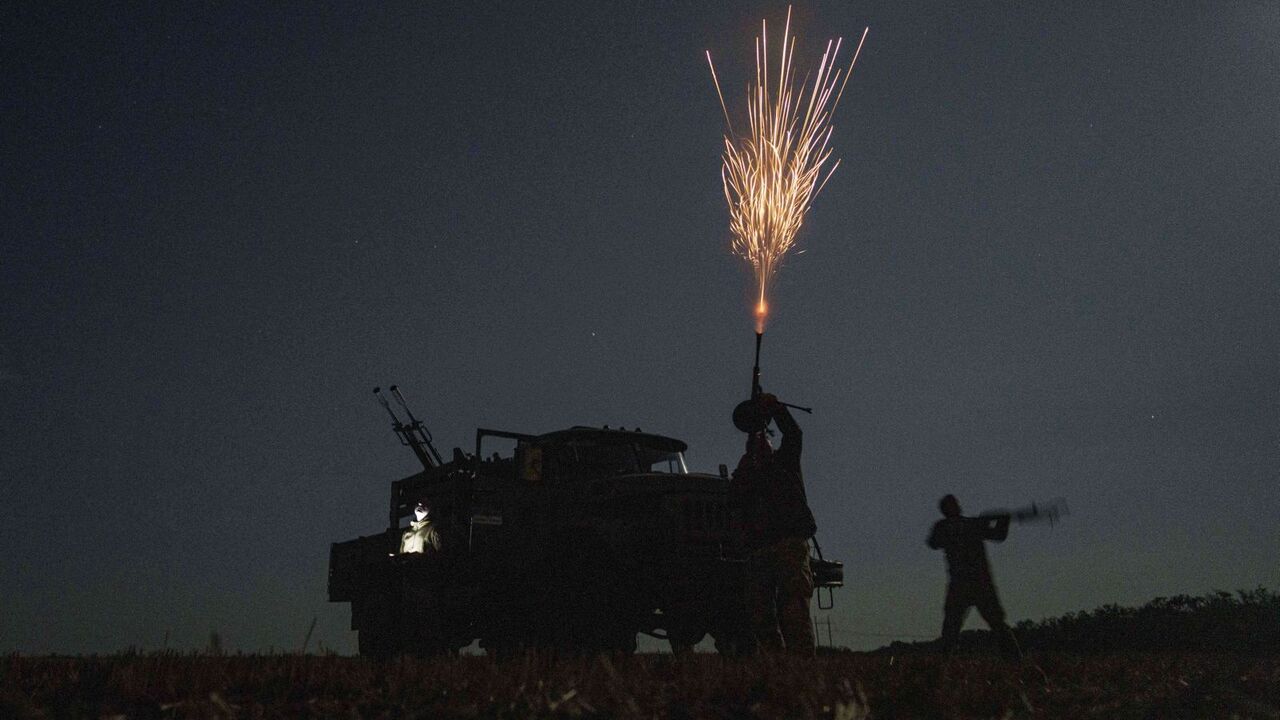 ukrajina ukrajinski vojaci strielaju na drony