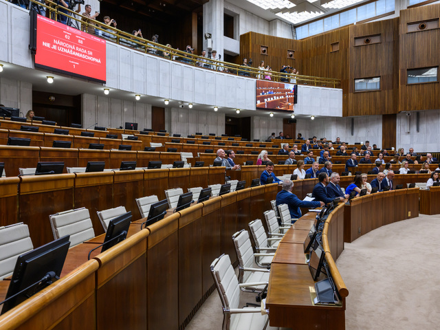 Neprišli. Ani druhý pokus o odvolanie Šaška opozícii nevyšiel, schôdzu sa pokúsia otvoriť vo štvrtok