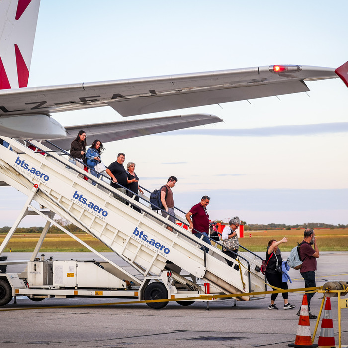 letisko lietadlo pasažieri 