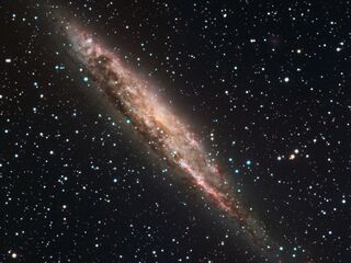 NGC 4945 Puctum kozmický objekt 