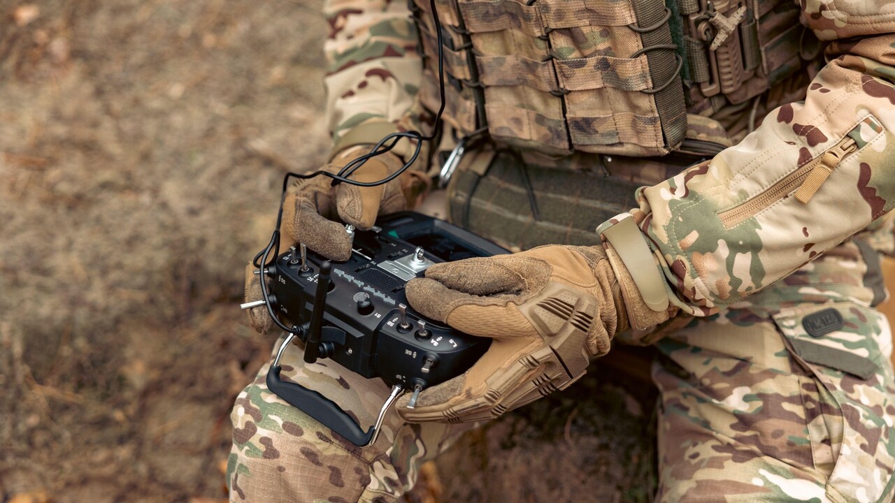 dron, drony, ovládač