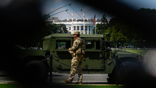 Otestuje súdržnosť NATO, európski lídri budú Zelenského „bodyguardi“. Čo píšu svetové médiá o samite v Bielom dome