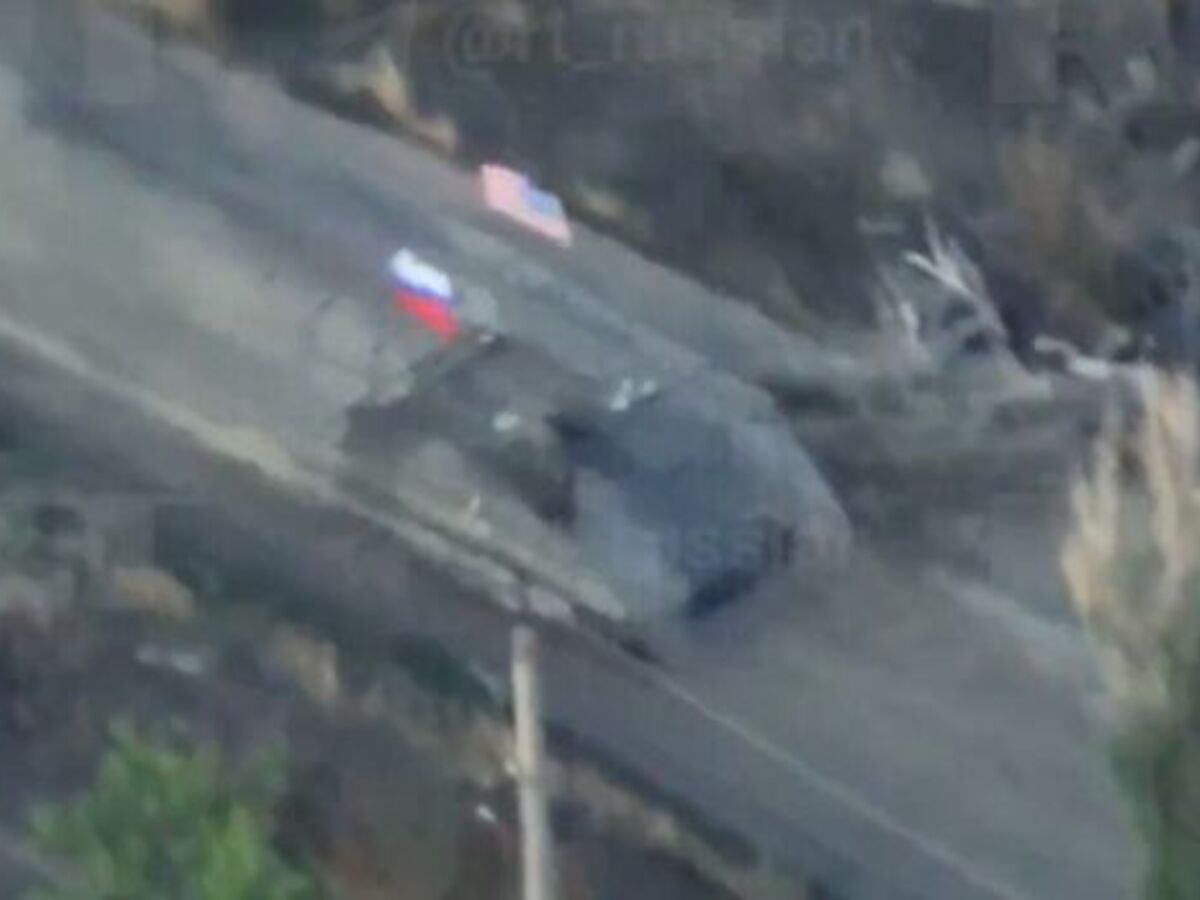 tank USA Rusko vlajky