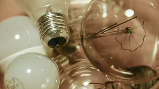 Fico a Saková sľubujú stabilné ceny energií. Energopomoc však vyjde drahšie a môže oslabiť verejné financie