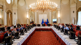 Vláda rokovala o školstve. Cirkevné a súkromné školy by mohli dostať menej, predprimárne vzdelávanie bude povinné