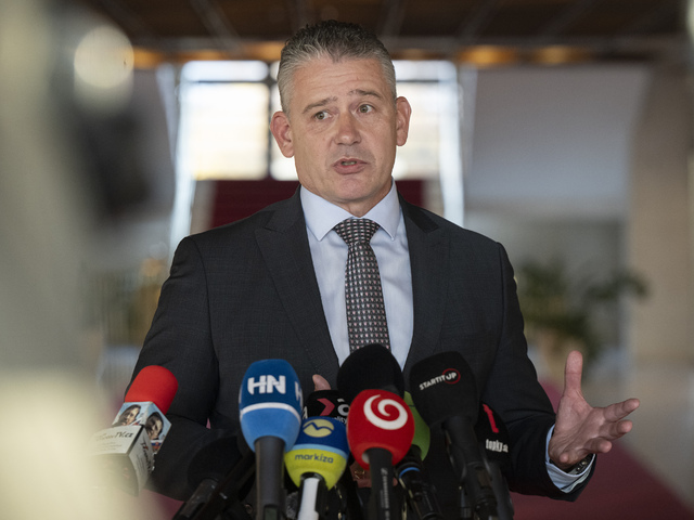 Mikulec a Zurian v ostrej prestrelke: Padli obvinenia z úplatku a slová o „potkanoch“, reagoval aj Šutaj Eštok