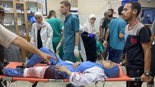 VIDEO: Izraelský útok na nemocnicu v Pásme Gazy si vyžiadal najmenej 20 obetí. Medzi mŕtvymi sú aj piati novinári