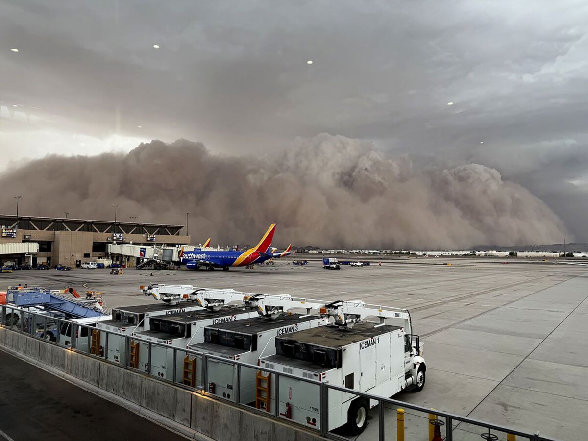 Arizona_Dust_Storm615228.jpg