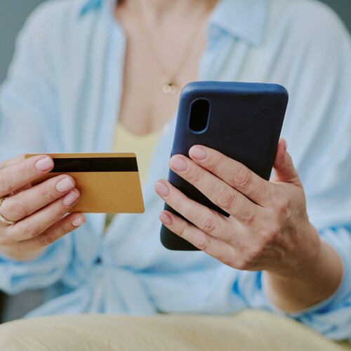 platobná karta a mobil