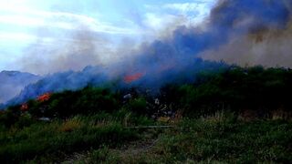 Hasiči upozorňujú na zákaz vypaľovania tráv a porastov. Za jeho porušenie hrozia desaťtisícové pokuty