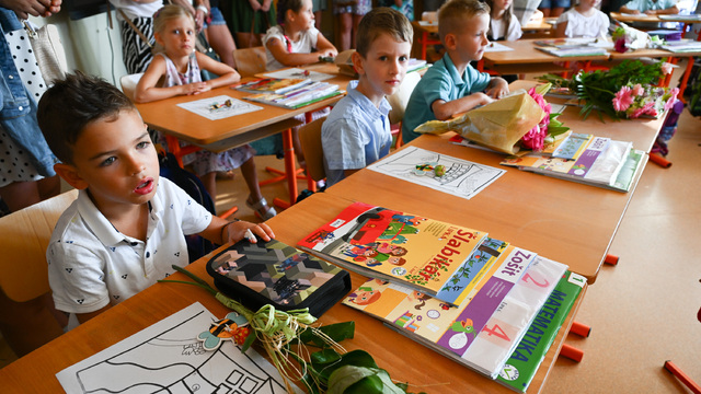 škola žiaci zaciatok skolskeho roka trieda