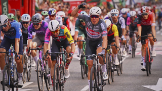 Vuelta  Jasper Philipsen v čele