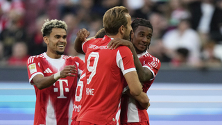 Nevídaný kiks aj gól. Luis Díaz sa postaral o rozruch pri výhre Bayernu nad Augsburgom