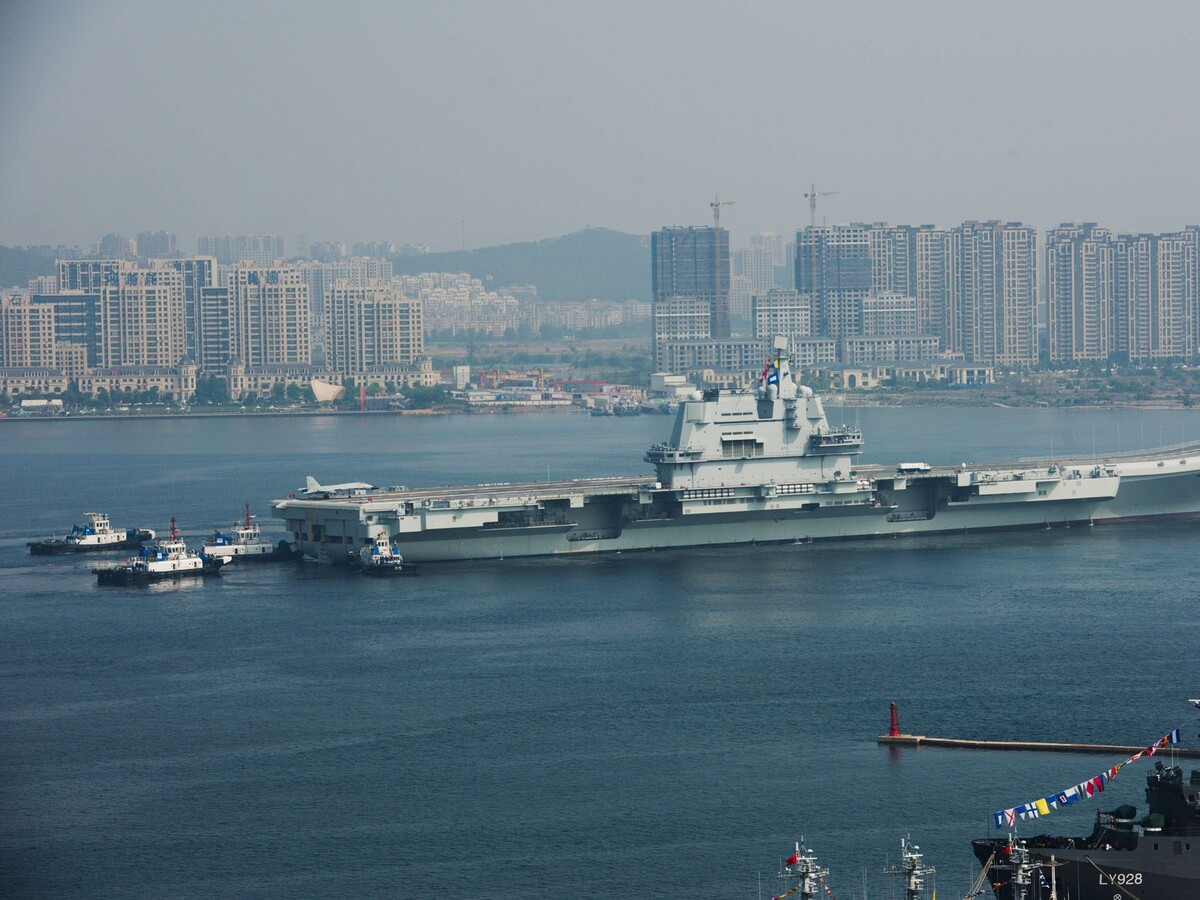 Čína loď Dalian