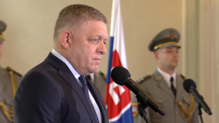 Fico odovzdal Štátnu cenu Alexandra Dubčeka trom osobnostiam. Získal ju aj bývalý spolupracovník ŠtB Jozef Banáš