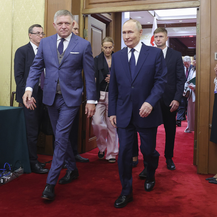 Fico Putin v Číne