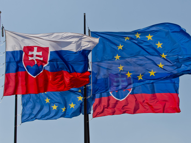 Eurobarometer: Slováci si vážia EÚ viac než susedia v Európe. No na Brusel majú požiadavky
