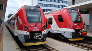 ZSSK hlási úspech, v roku 2025 nehorel ani jeden vlak. PS: Prestaňme sa uspokojovať s tým, čo má byť samozrejmosť